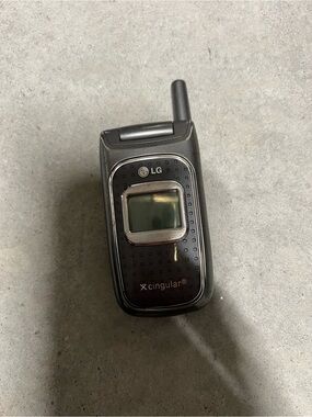 LG C1500 Cellular Flip Phone